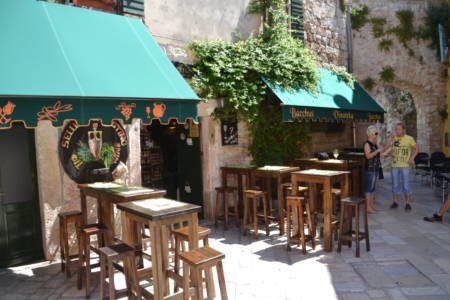 Weinlokal in Porec Altstadt